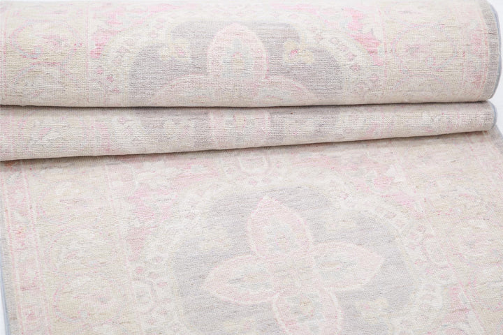 Serenity 2’ 7″ x 9’ 9″ - No. AV73496 - ALRUG Rug Store