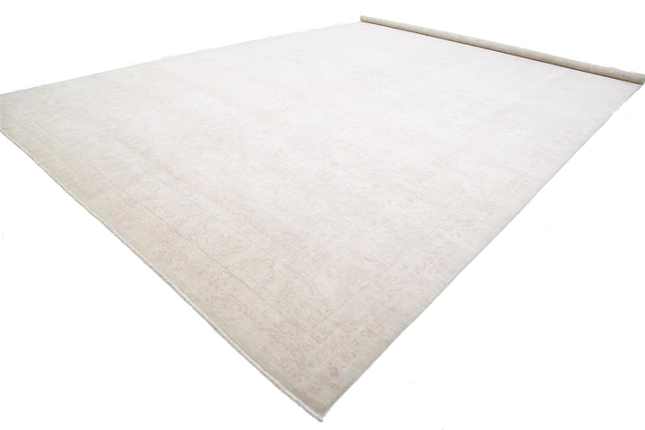 Serenity 14’ 11” x 24’ 3″ - No. AV56171 - ALRUG Rug Store