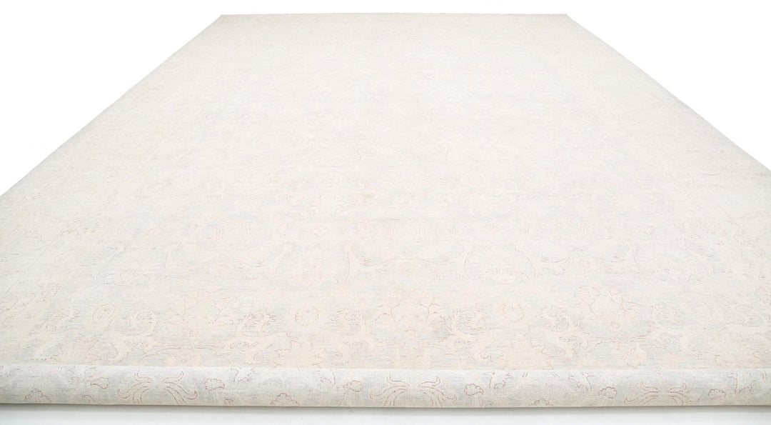 Serenity 14’ 11” x 24’ 3″ - No. AV56171 - ALRUG Rug Store