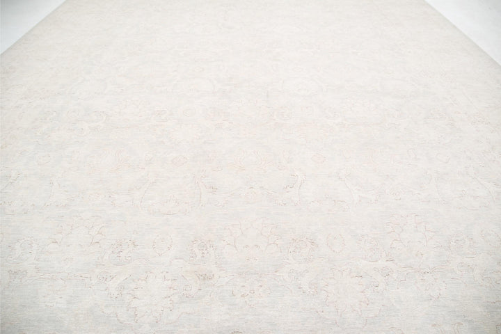 Serenity 14’ 11” x 24’ 3″ - No. AV56171 - ALRUG Rug Store