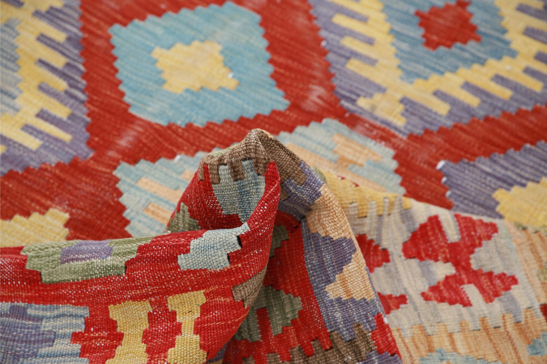 Kilim 4’ 11” x 6’ 7″ - No. AV82470 - ALRUG Rug Store