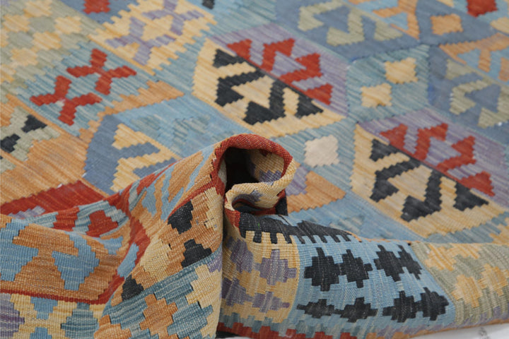 Kilim 4’ 1″ x 5’ 11” - No. AV13039 - ALRUG Rug Store