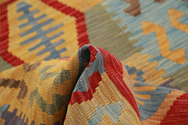 Kilim 2’ 5″ x 4’ 1″ - No. AV13721 - ALRUG Rug Store