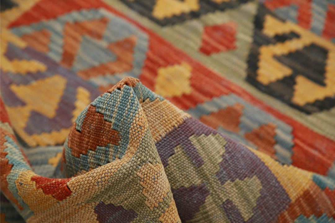 Kilim 2’ 7″ x 4’ 3″ - No. AV13835 - ALRUG Rug Store