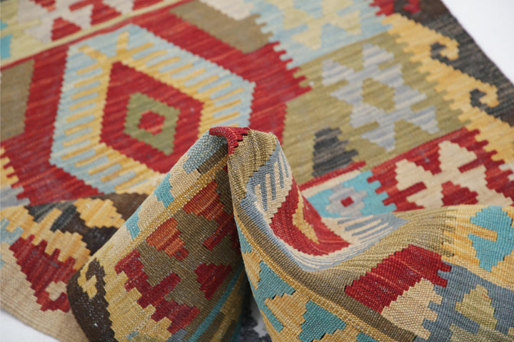 Kilim 2’ 8″ x 4’ 2″ - No. AV35662 - ALRUG Rug Store