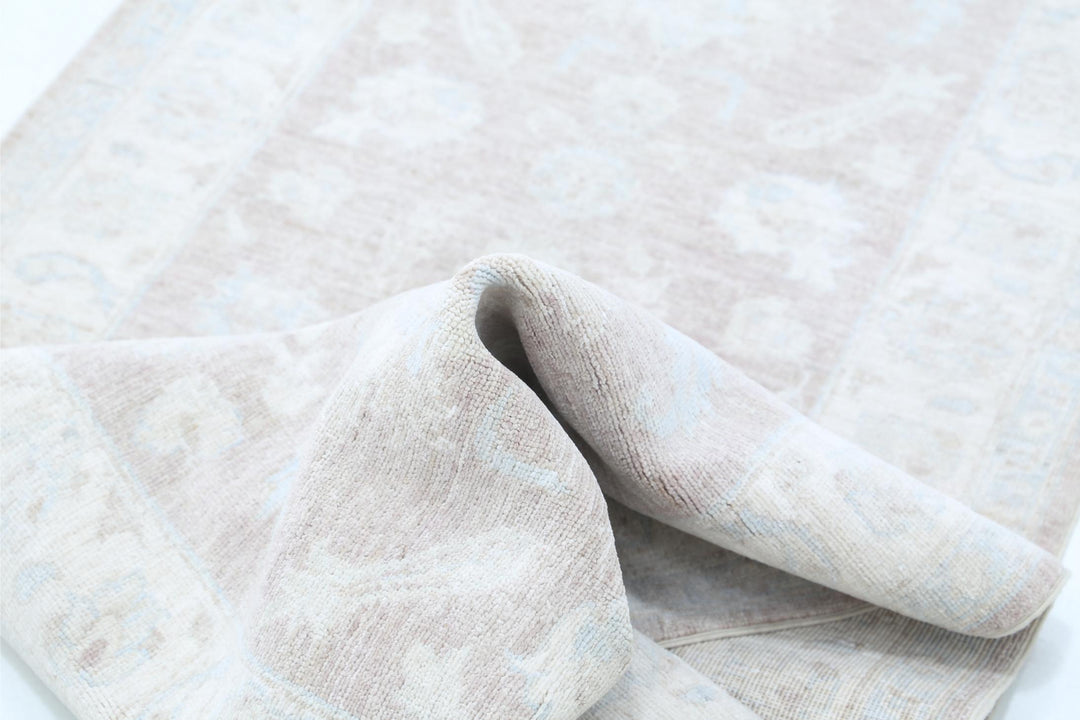 Serenity 2’ 8″ x 8’ 3″ - No. AV71862 - ALRUG Rug Store