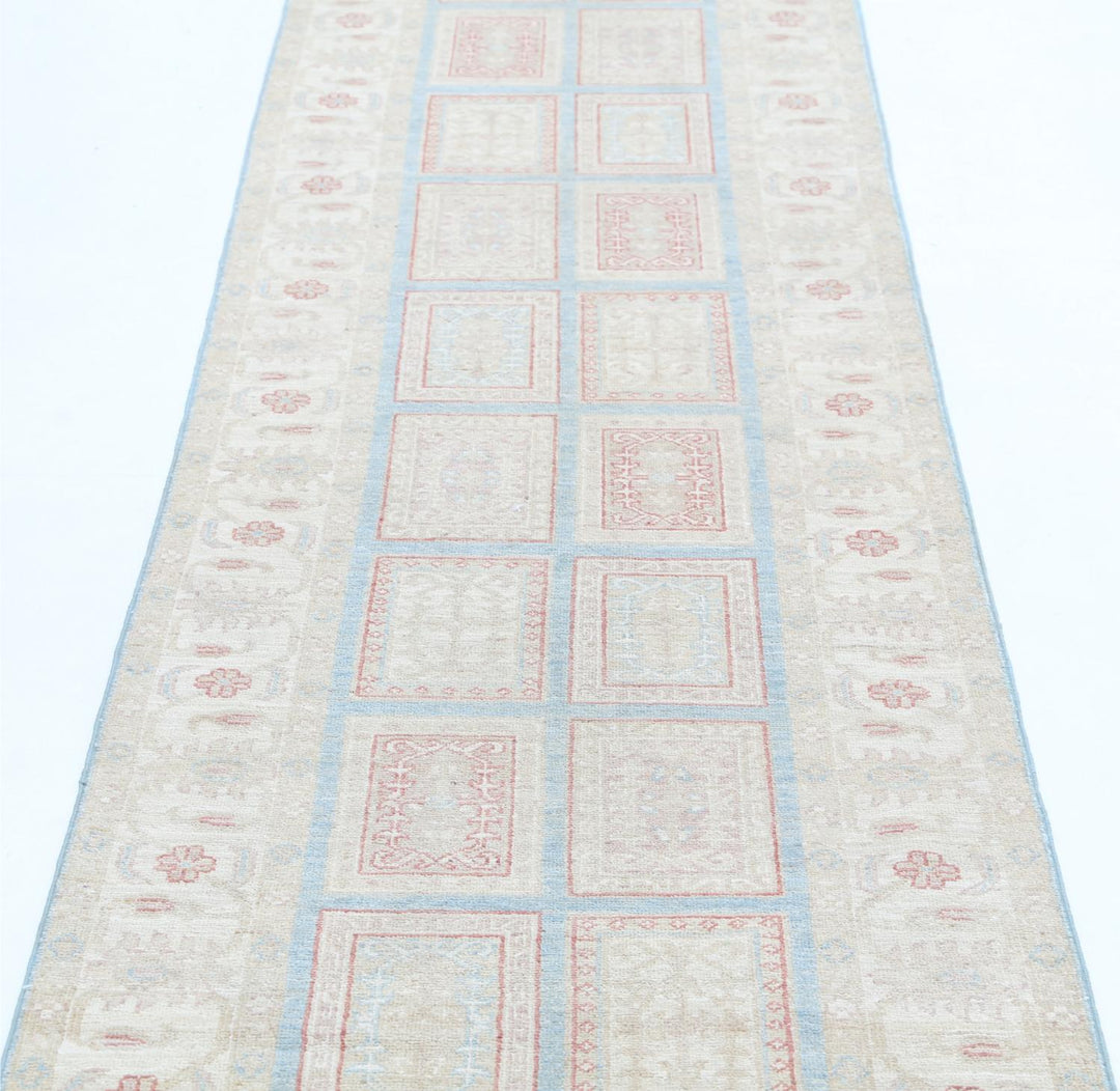 Serenity 2’ 5″ x 9’ 6″ - No. AV44757 - ALRUG Rug Store