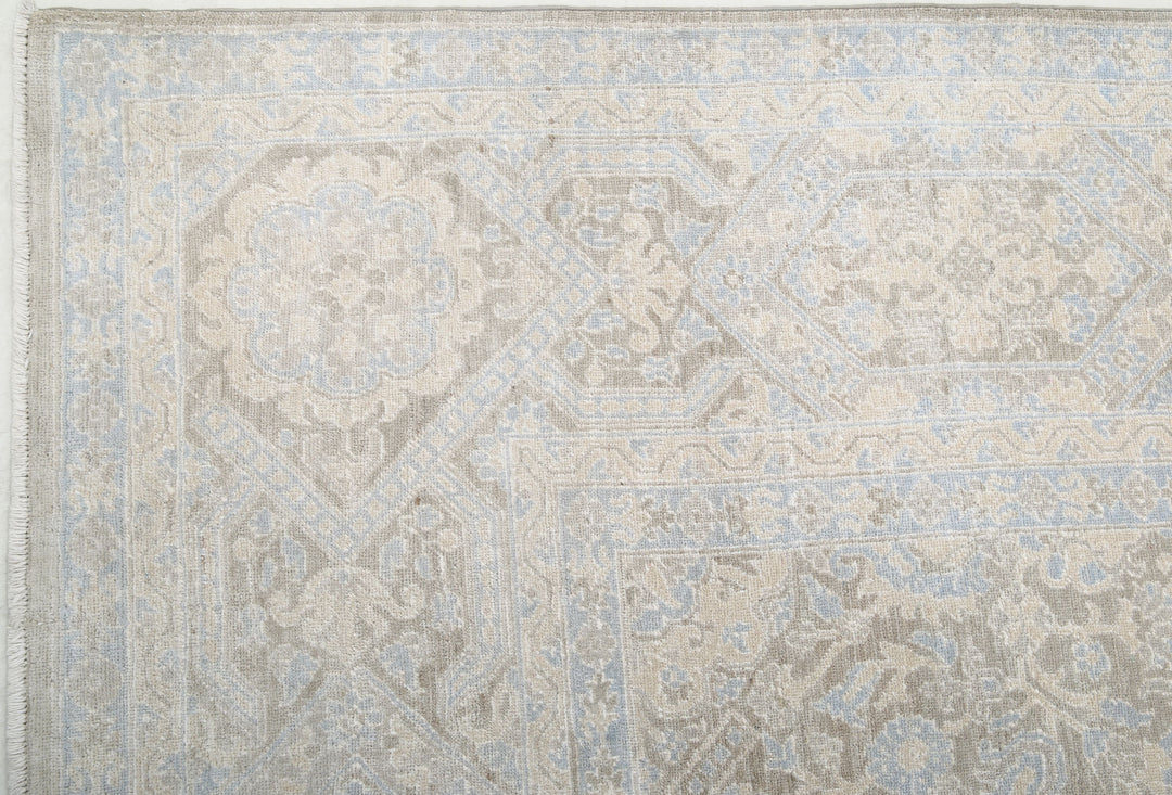 Serenity 8’ 9″ x 11’ 10” - No. AV90107 - ALRUG Rug Store