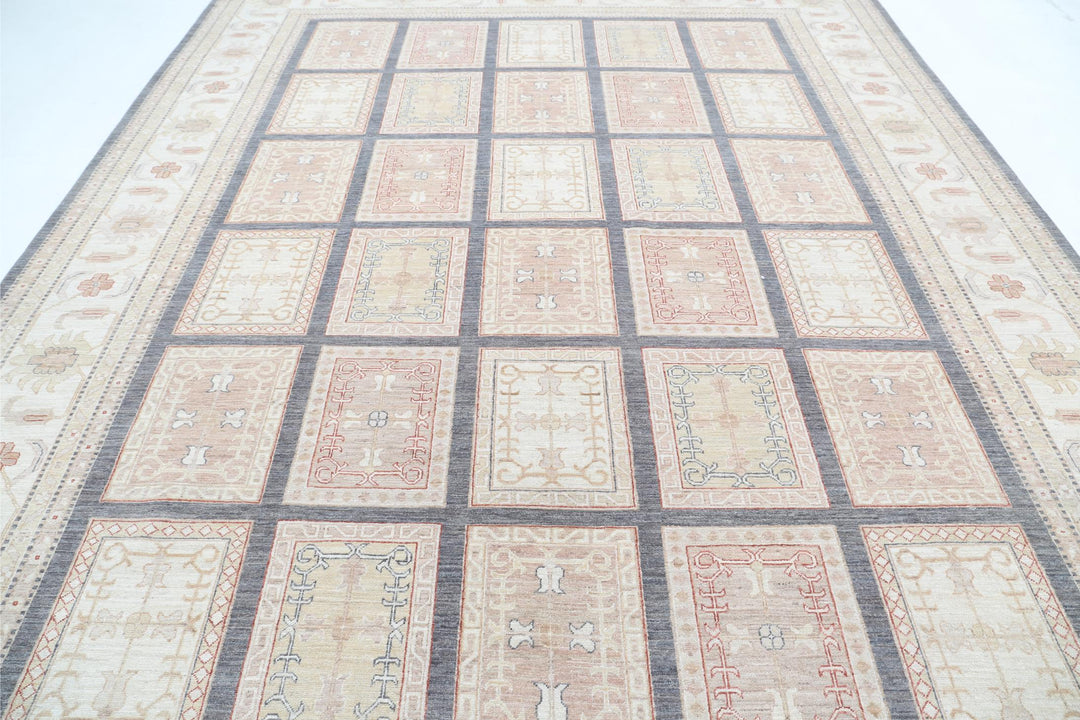 Serenity 9’ 10” x 12’ 10” - No. AV29290 - ALRUG Rug Store