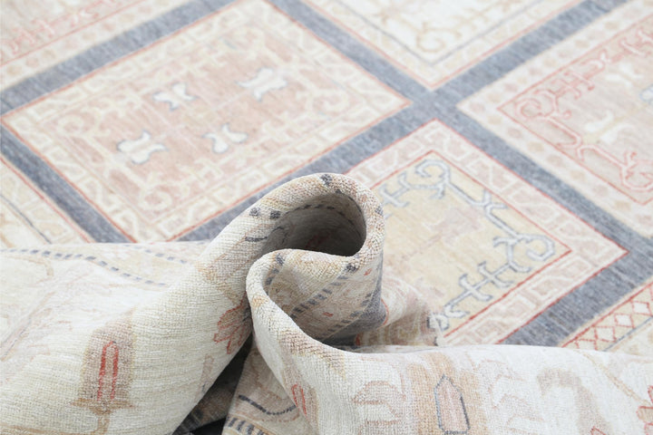 Serenity 9’ 10” x 12’ 10” - No. AV29290 - ALRUG Rug Store