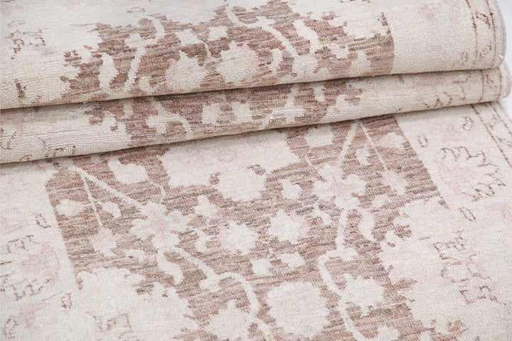 Serenity 2’ 7″ x 10’ 4″ - No. AV68632 - ALRUG Rug Store