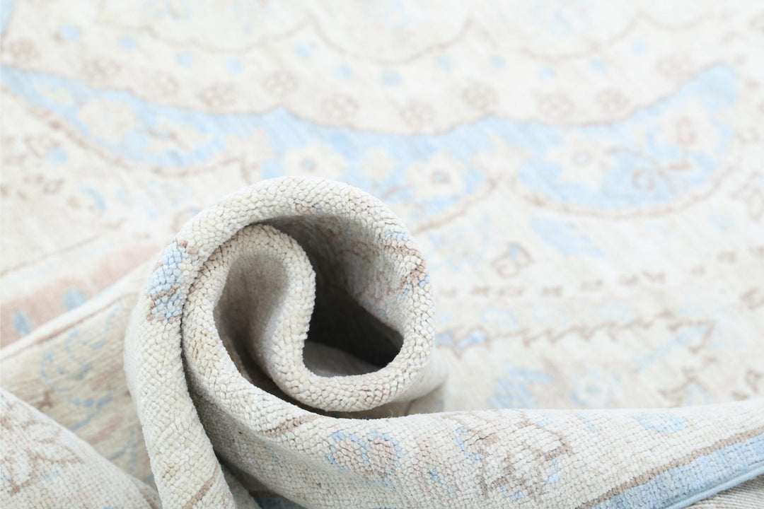 Serenity 8’ 0″ x 9’ 9″ - No. AV81434 - ALRUG Rug Store