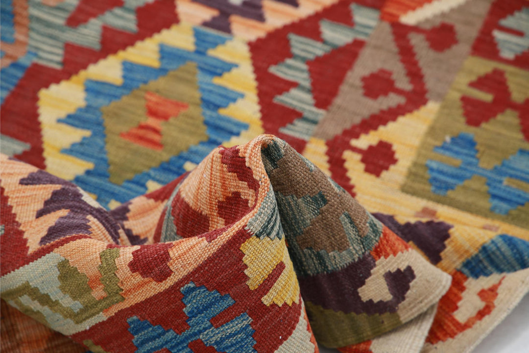 Kilim 3’ 3″ x 5’ 0″ - No. AV19597 - ALRUG Rug Store