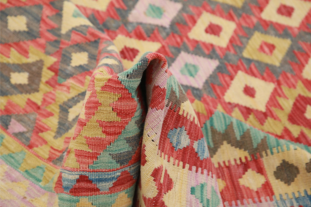 Kilim 4’ 11” x 6’ 1″ - No. AV34742 - ALRUG Rug Store