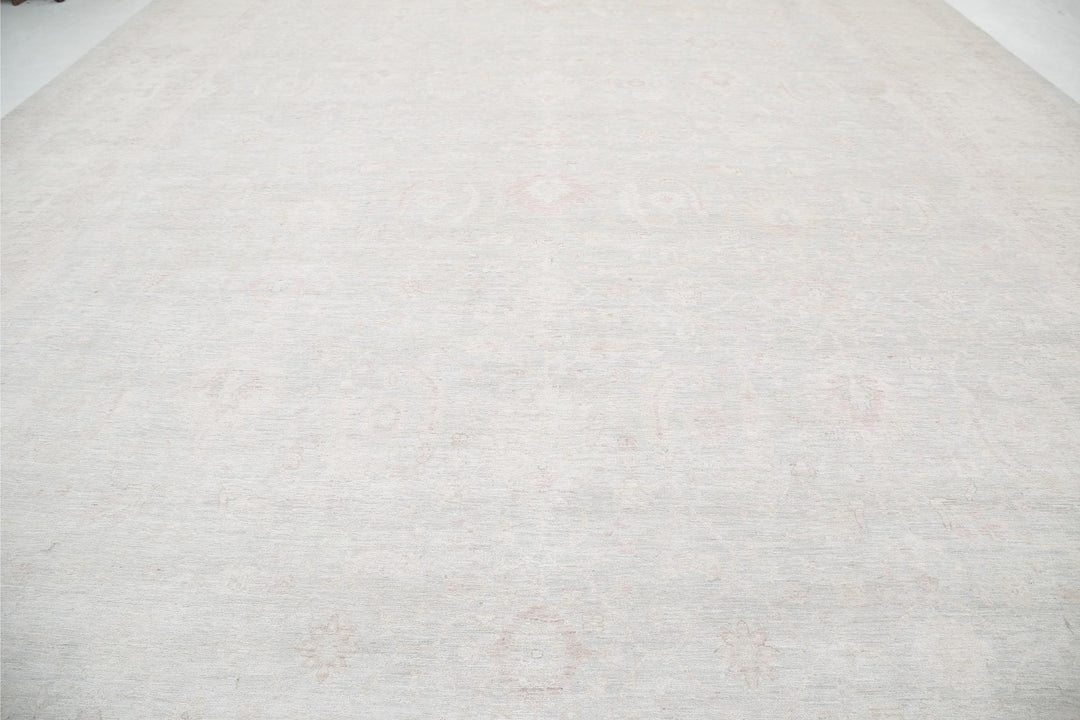 Serenity 16’ 5″ x 27’ 7″ - No. AV16107 - ALRUG Rug Store