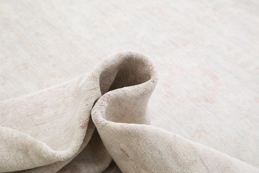 Serenity 16’ 5″ x 27’ 7″ - No. AV16107 - ALRUG Rug Store