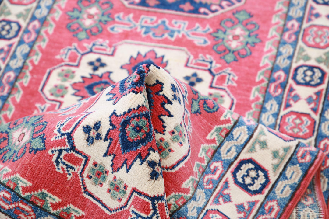 Kazak 2’ 7″ x 9’ 4″ - No. AV40419 - ALRUG Rug Store