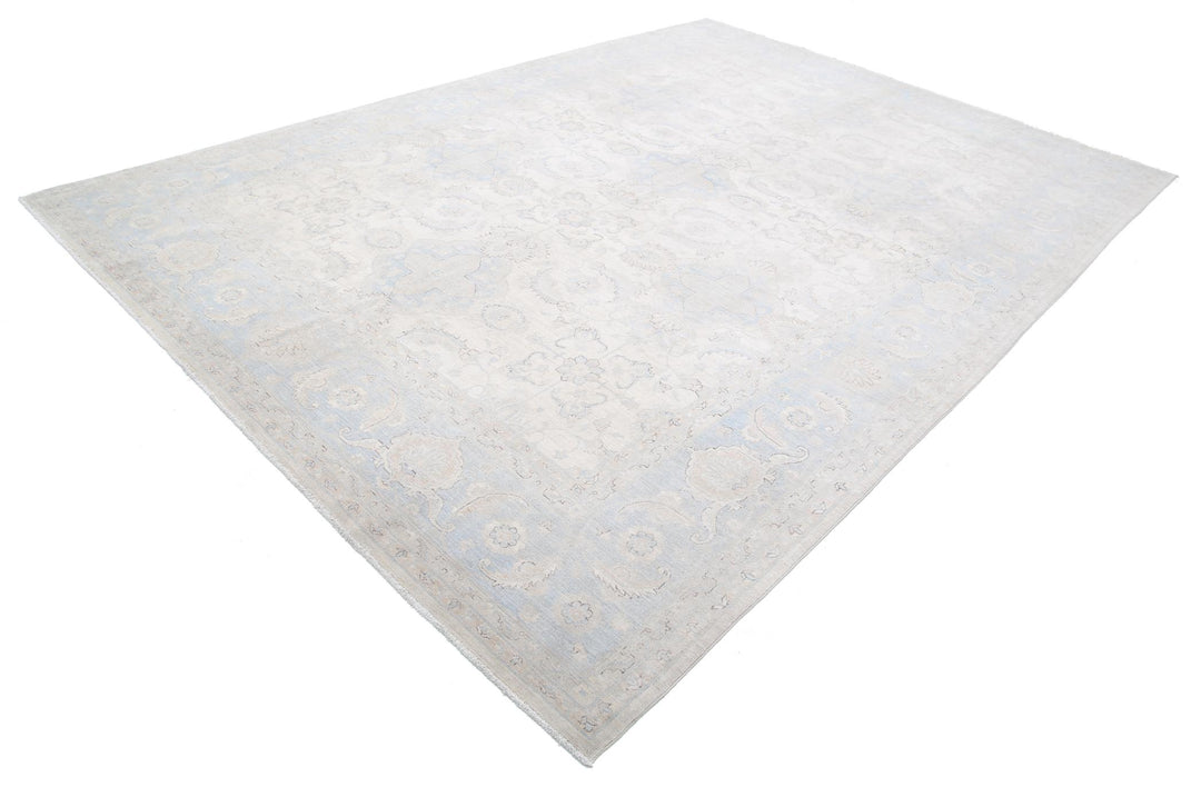 Serenity 8’ 10” x 12’ 7″ - No. AV33602 - ALRUG Rug Store