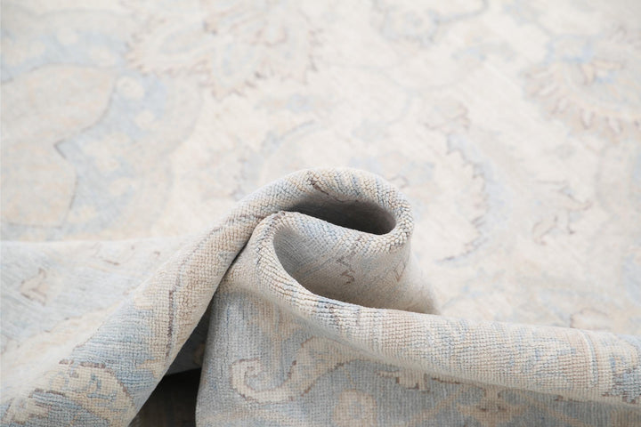 Serenity 8’ 10” x 12’ 7″ - No. AV33602 - ALRUG Rug Store