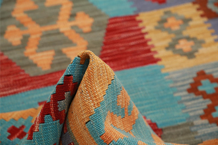 Kilim 2’ 6″ x 3’ 10” - No. AV56228 - ALRUG Rug Store