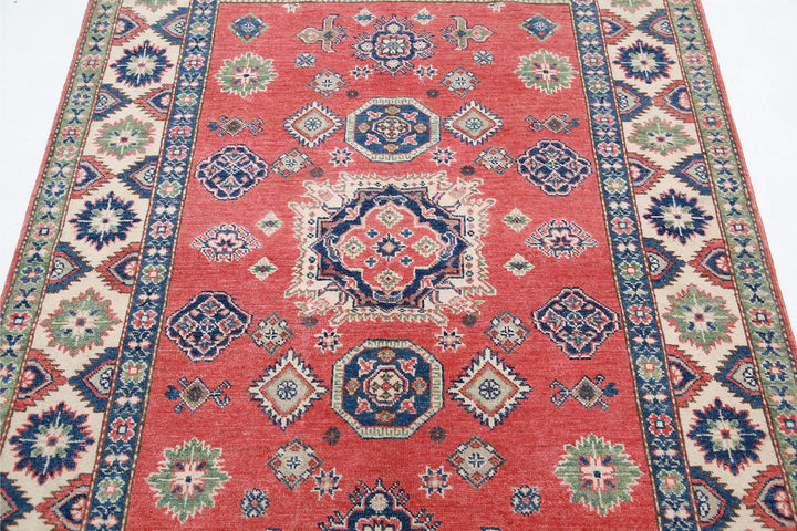 Kazak 4’ 10” x 6’ 0″ - No. AV77844 - ALRUG Rug Store