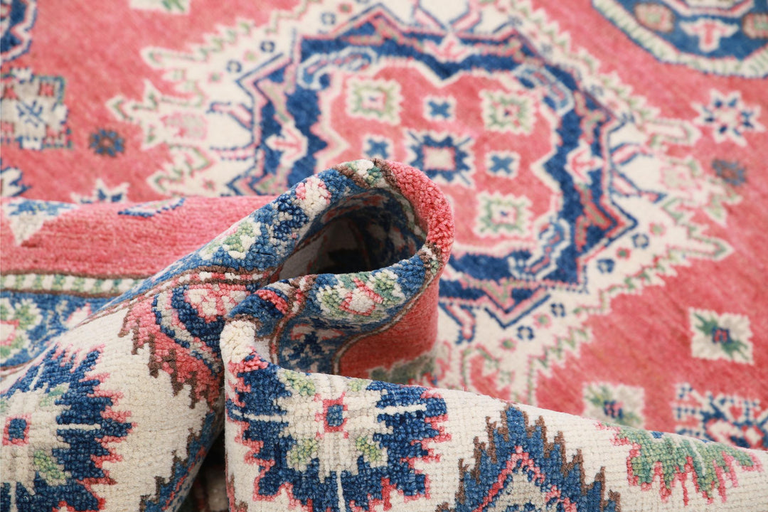 Kazak 4’ 10” x 6’ 0″ - No. AV77844 - ALRUG Rug Store