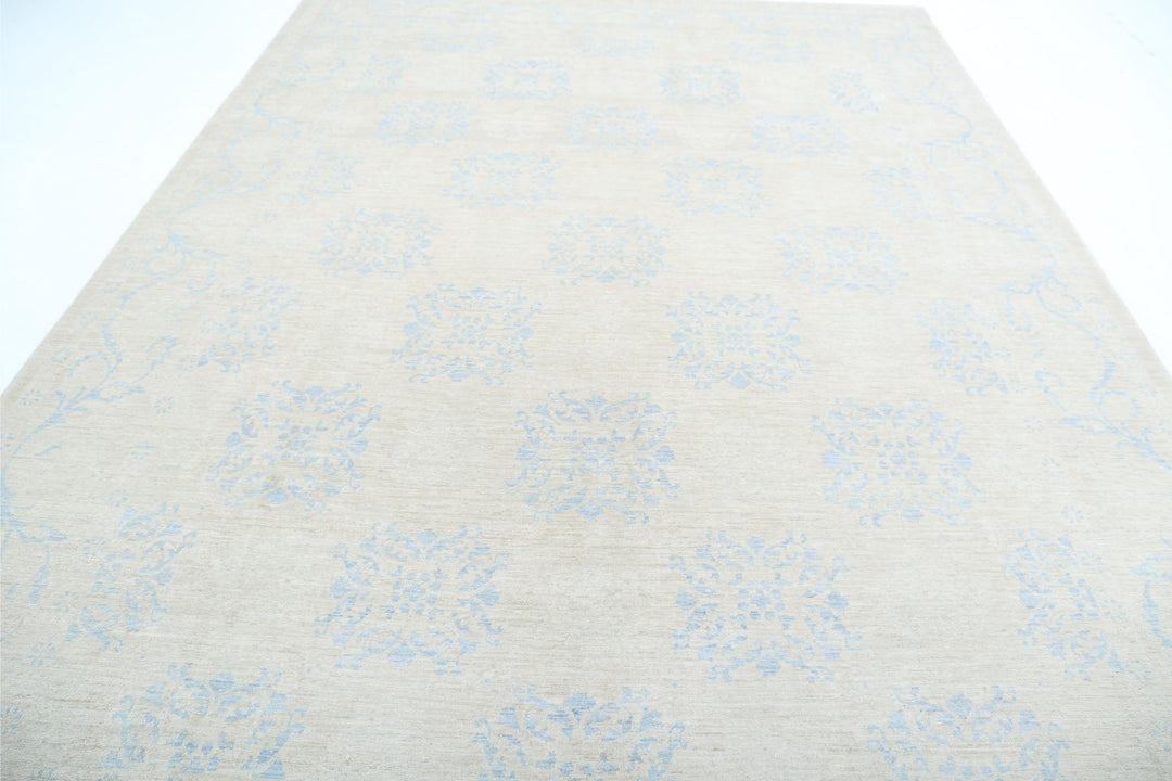Serenity 9’ 1″ x 12’ 1″ - No. AV75724 - ALRUG Rug Store