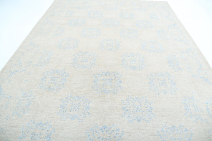 Serenity 9’ 1″ x 12’ 1″ - No. AV75724 - ALRUG Rug Store
