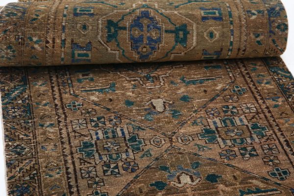 Vintage 3’ 2″ x 14’ 4″ - No. AV26181