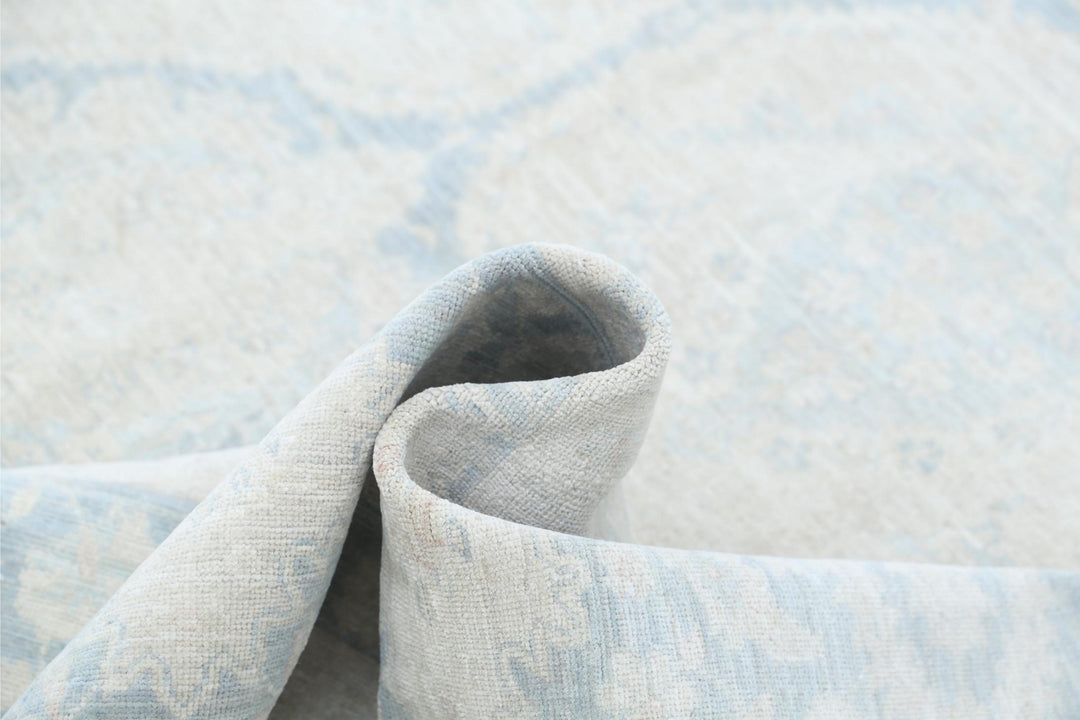 Serenity 8’ 0″ x 9’ 8″ - No. AV23944 - ALRUG Rug Store