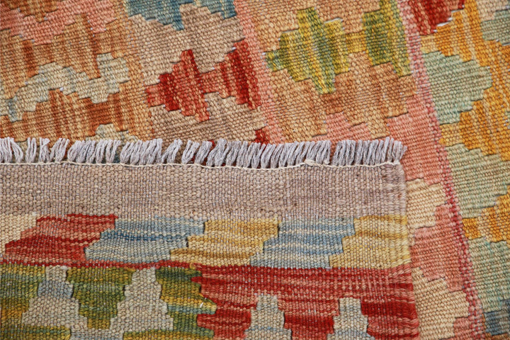 Kilim 4’ 11” x 6’ 7″ - No. AV10101 - ALRUG Rug Store