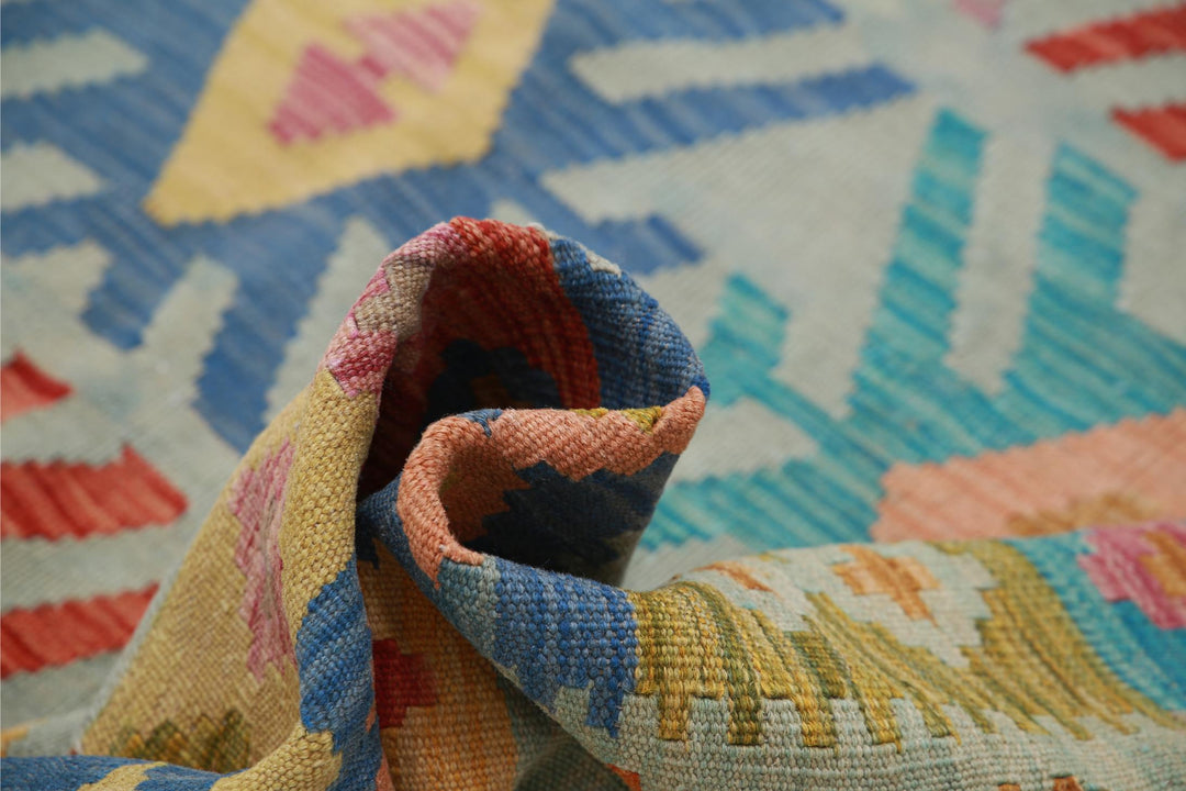 Kilim 6’ 3″ x 9’ 11” - No. AV84838 - ALRUG Rug Store