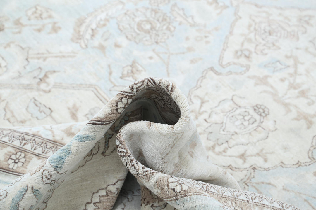 Ariana 7’ 11” x 10’ 2″ - No. AV51642 - ALRUG Rug Store