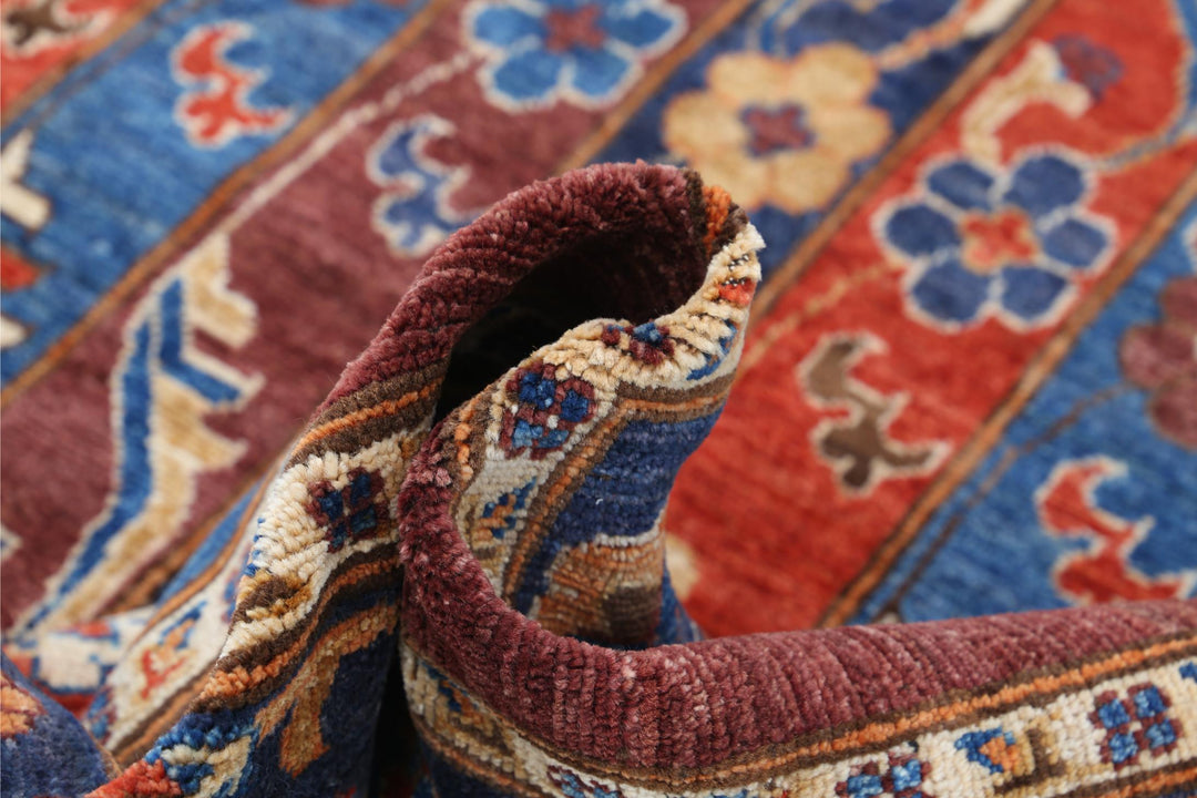 Humna 5’ 0″ x 6’ 3″ - No. AV62062 - ALRUG Rug Store