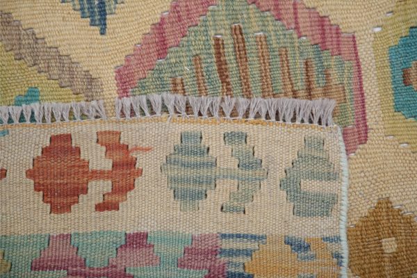 Kilim 6’ 4″ x 9’ 9″ - No. AV50272