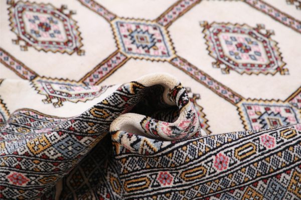 Bokhara 6’ 6″ x 10’ 0″ - No. AV51743