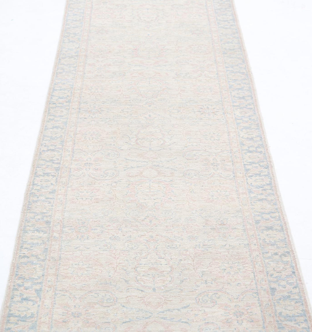Serenity 2’ 6″ x 11’ 6″ - No. AV51768 - ALRUG Rug Store