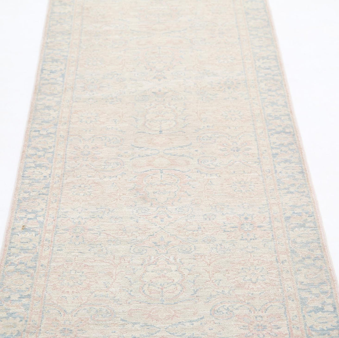 Serenity 2’ 5″ x 11’ 5″ - No. AV38911 - ALRUG Rug Store