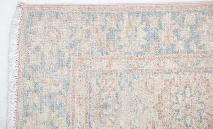Serenity 2’ 5″ x 11’ 5″ - No. AV38911 - ALRUG Rug Store