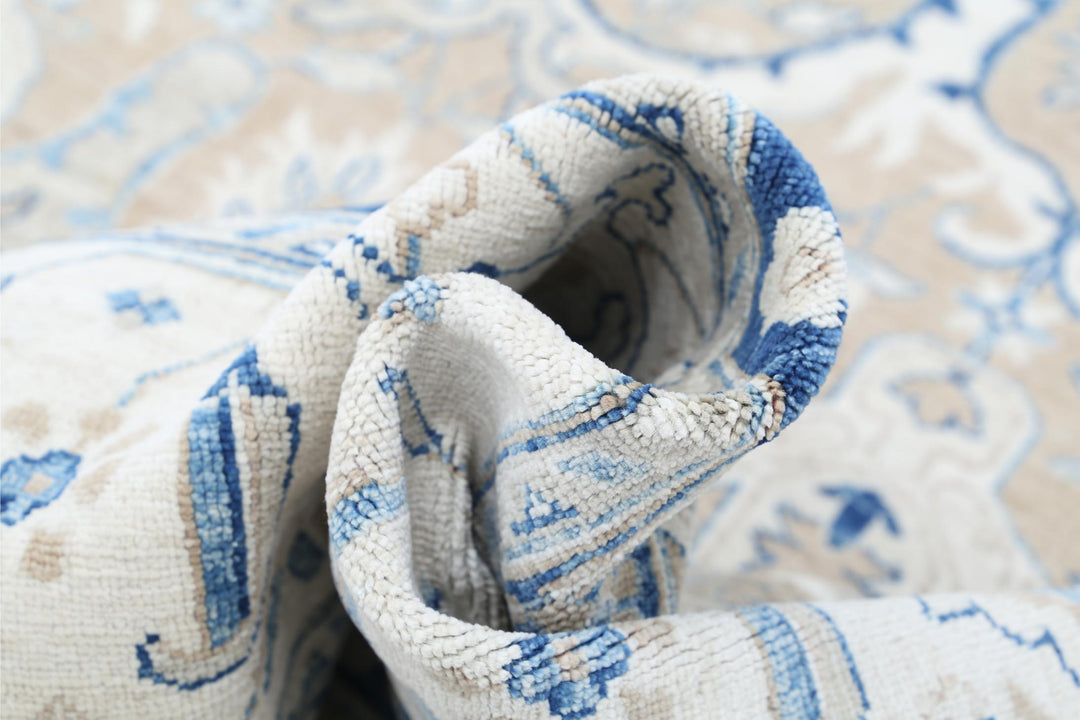 Serenity 9’ 2″ x 11’ 8″ - No. AV66572 - ALRUG Rug Store