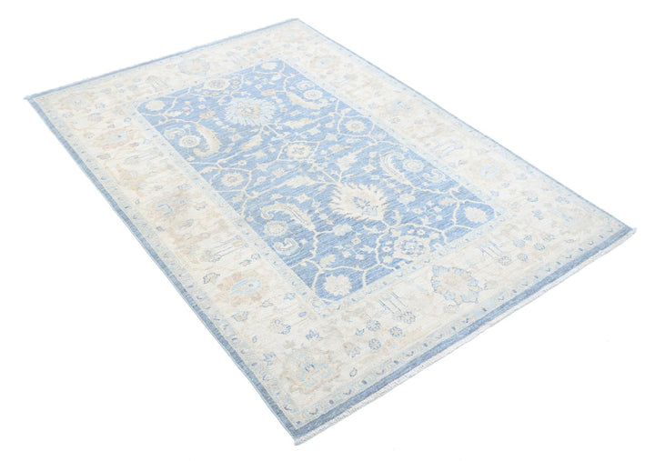 Serenity 4’ 2″ x 5’ 9″ - No. AV65800 - ALRUG Rug Store