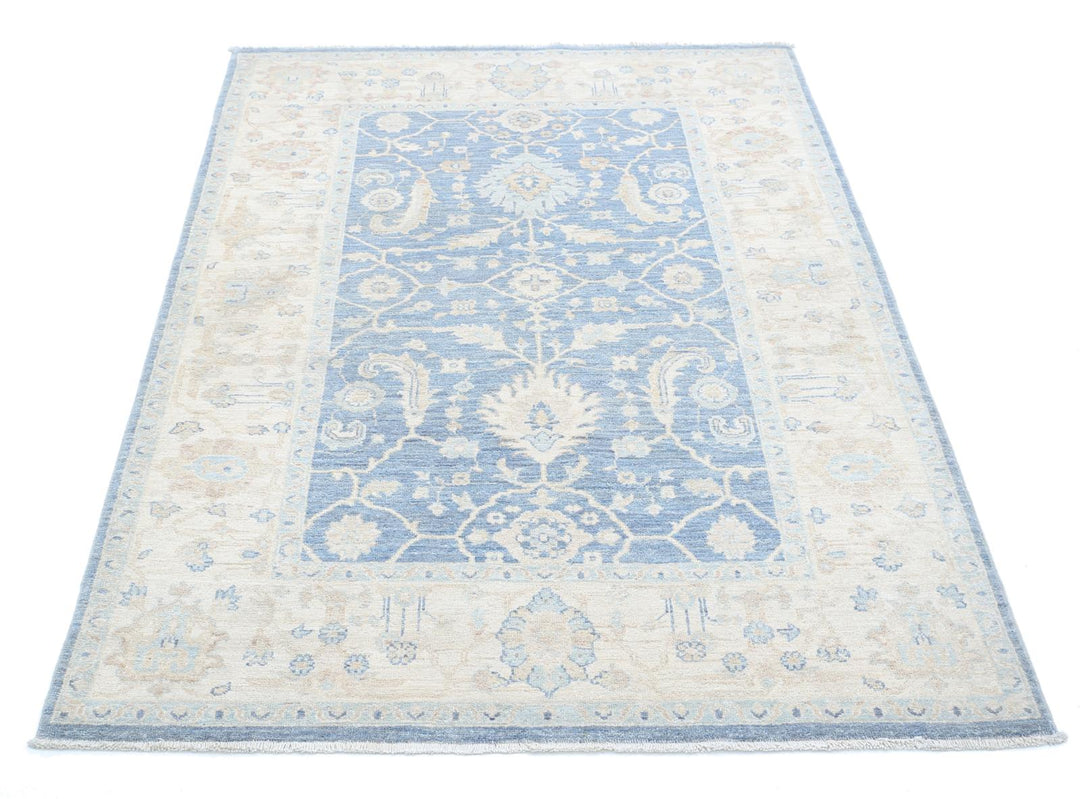 Serenity 4’ 2″ x 5’ 9″ - No. AV65800 - ALRUG Rug Store