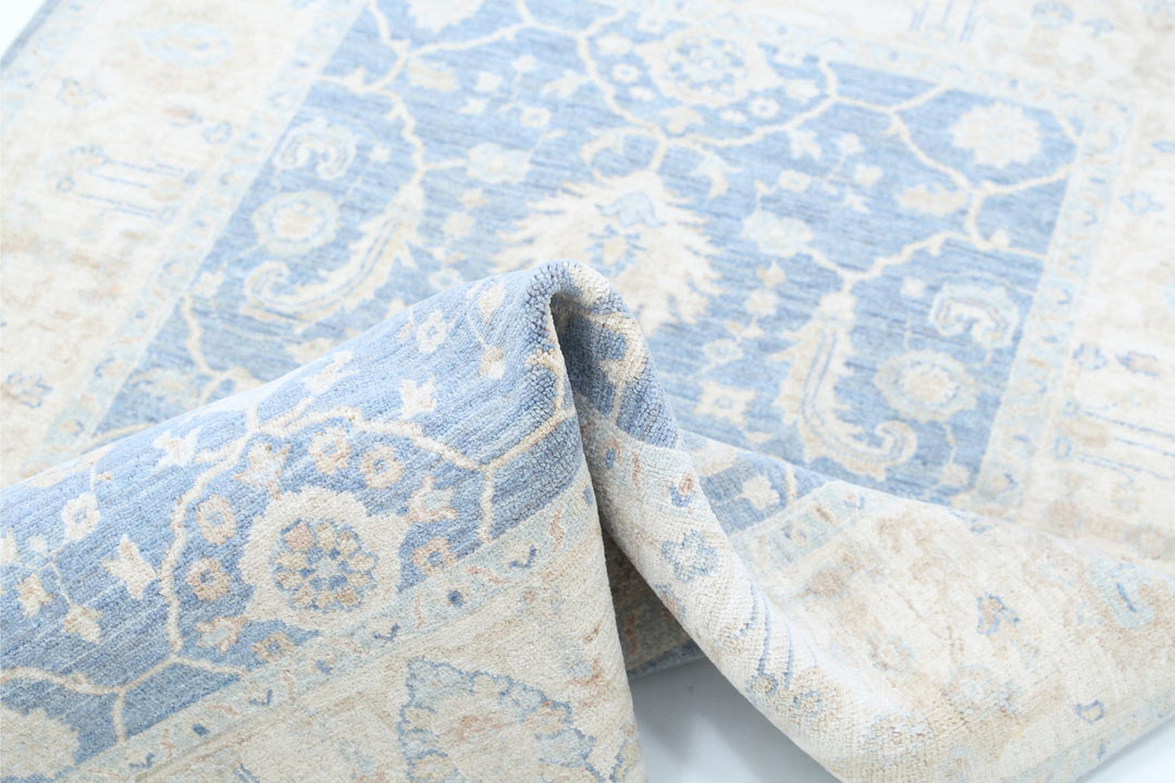 Serenity 4’ 2″ x 5’ 9″ - No. AV65800 - ALRUG Rug Store