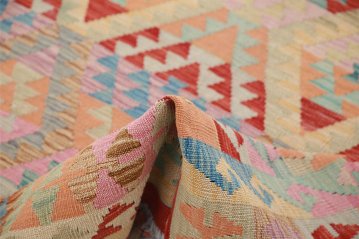 Kilim 4’ 9″ x 6’ 6″ - No. AV22190 - ALRUG Rug Store