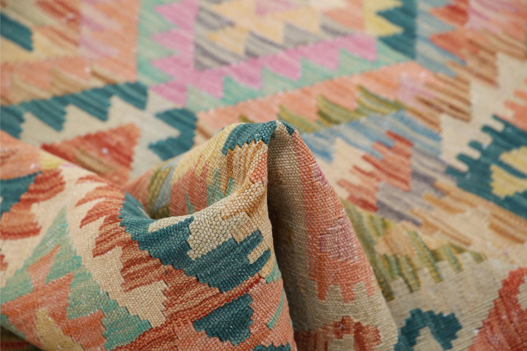 Kilim 3’ 3″ x 5’ 2″ - No. AV14615 - ALRUG Rug Store