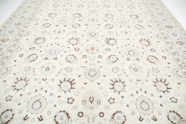 Ivory Pakistani Tabriz Rug 11'8" x 14'7" Hand-Knotted border