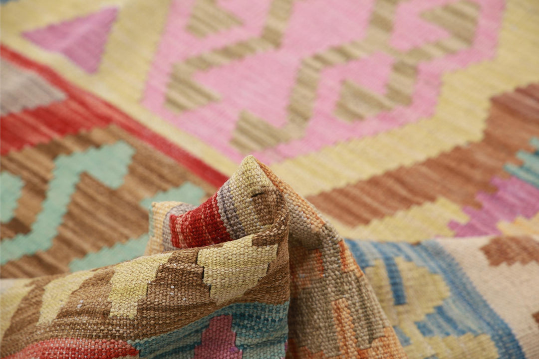 Kilim 5’ 6″ x 7’ 5″ - No. AV70364 - ALRUG Rug Store