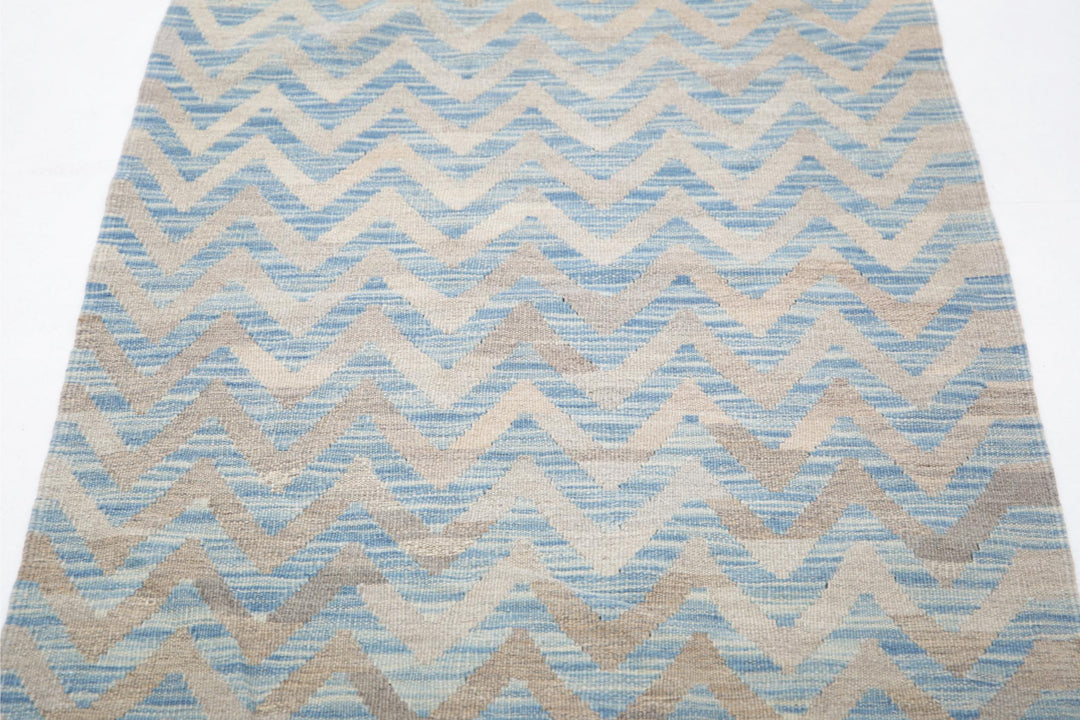 Kilim 2’ 8″ x 3’ 10” - No. AV64378 - ALRUG Rug Store