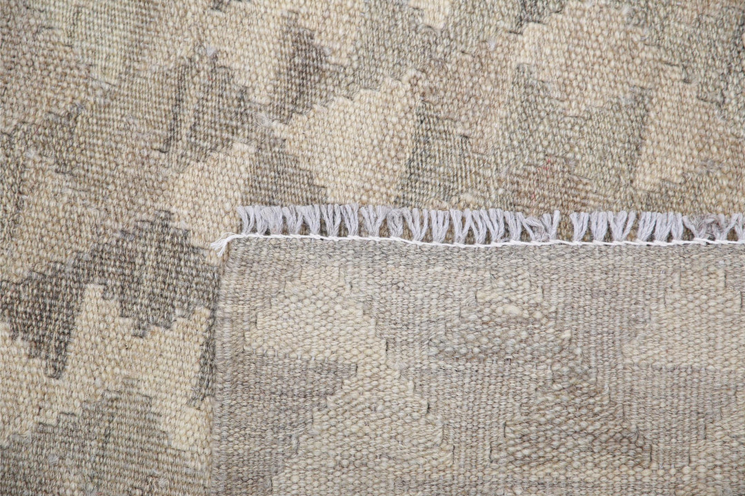 Kilim 2’ 11” x 5’ 5″ - No. AV38207 - ALRUG Rug Store