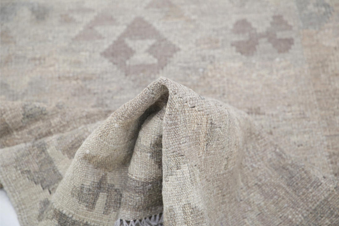 Kilim 2’ 6″ x 4’ 4″ - No. AV46586 - ALRUG Rug Store